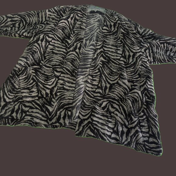 ZARA Basic Zebra Grey and Black Cardigan - Picture 6 of 11